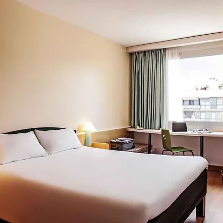 Ibis Barcelona 2* 몰린스 데 레이