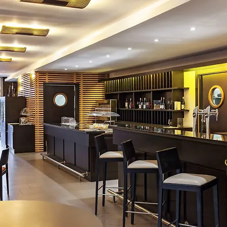 Ibis Barcelona 호텔