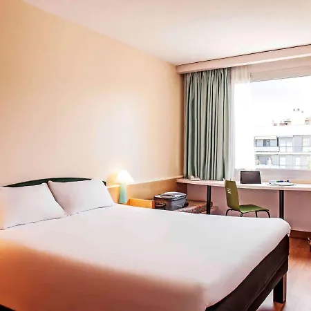 فندق Ibis Barcelona 2*