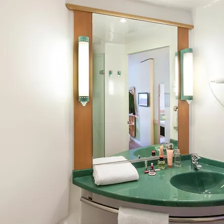 Ibis Barcelona 2*