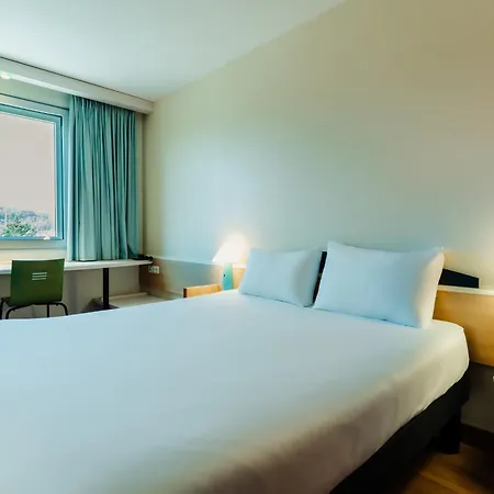 Hotel Ibis Barcelona 2*
