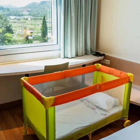 Ibis Barcelona 2*