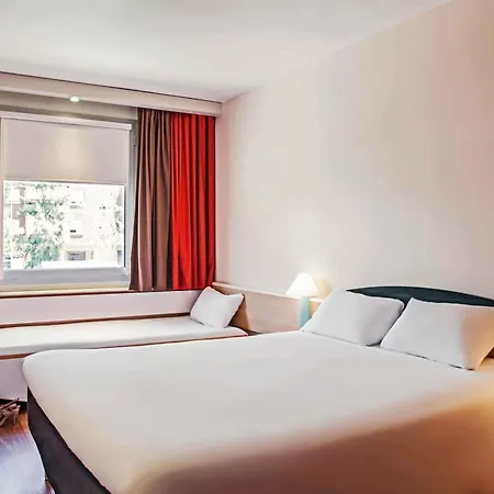Ibis Barcelona 2*