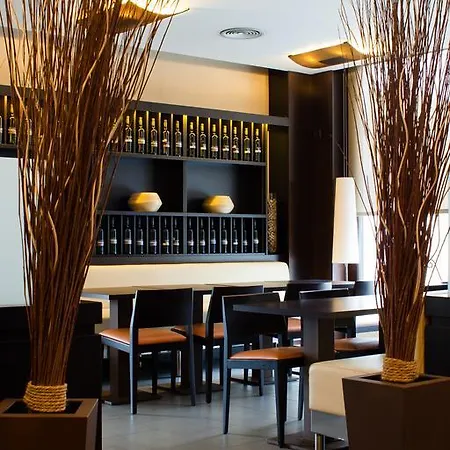Ibis Barcelona 호텔